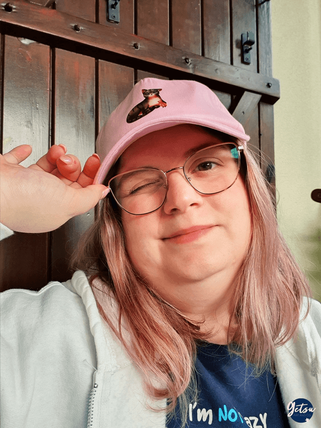 Casquette rose - chat tigré