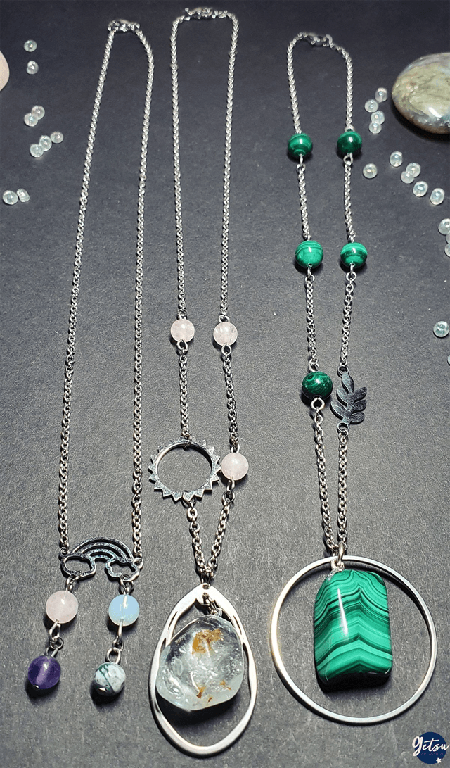 Collier arc-en-ciel avec quartz rose, améthyste, opalite et agate arbre