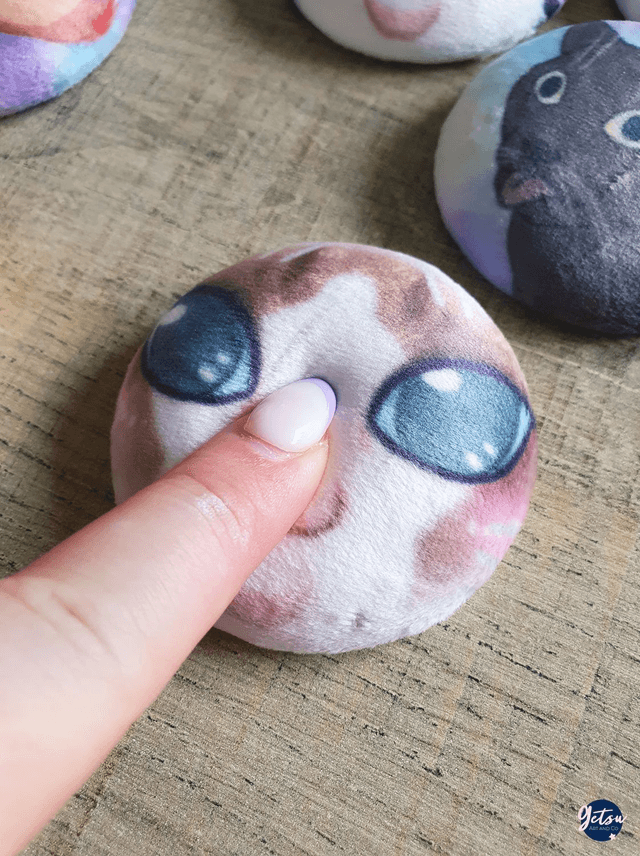 Badge squish - Ragdoll