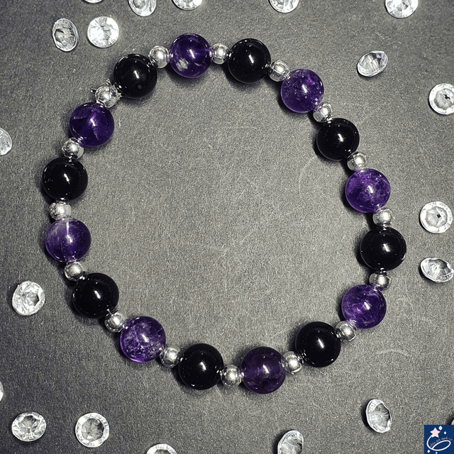 Bracelet en élastique avec de l'améthyste et de l'onyx