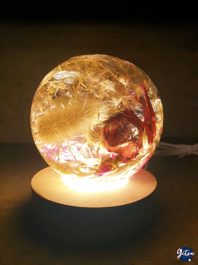 Grande veilleuse avec pétale de rose et pampa