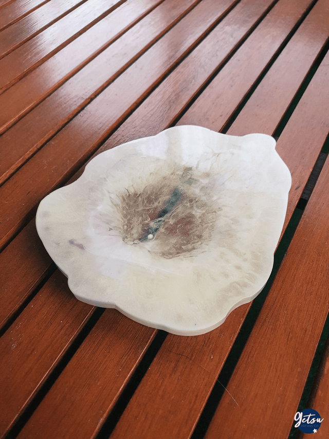 Sous-verre en résine inspiration tranche d'agate, blanc et assez rond