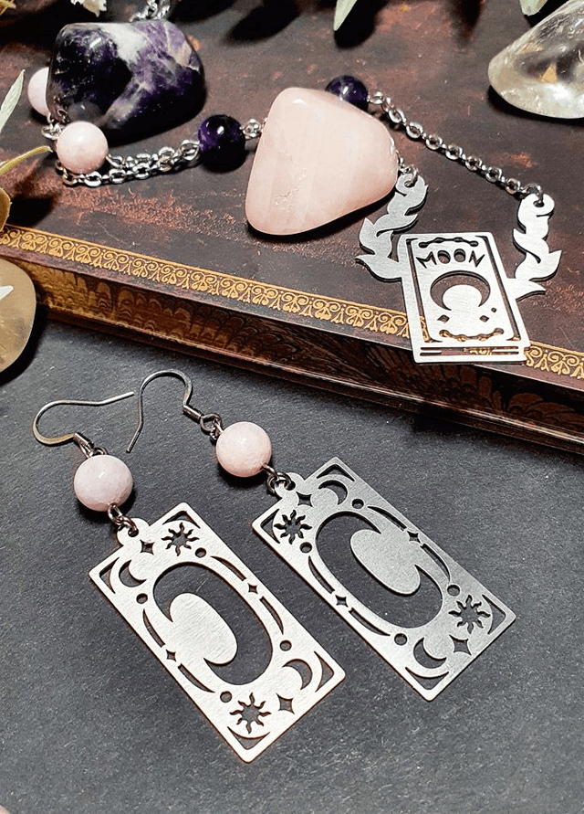 Collier livre lunaire