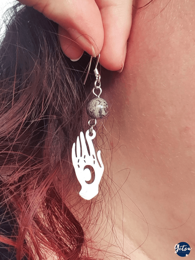 Boucles d'oreilles mains de sorcière