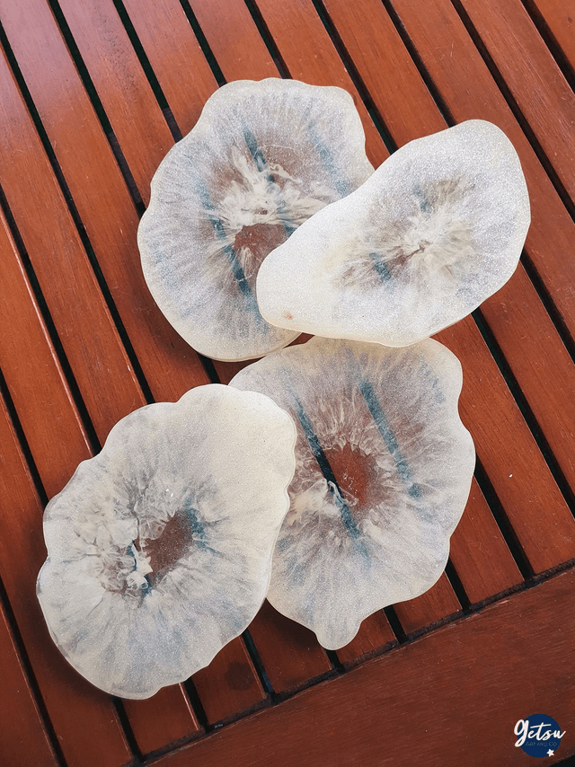 Sous-verre en résine inspiration tranche d'agate, blanc pailleté et rectangle