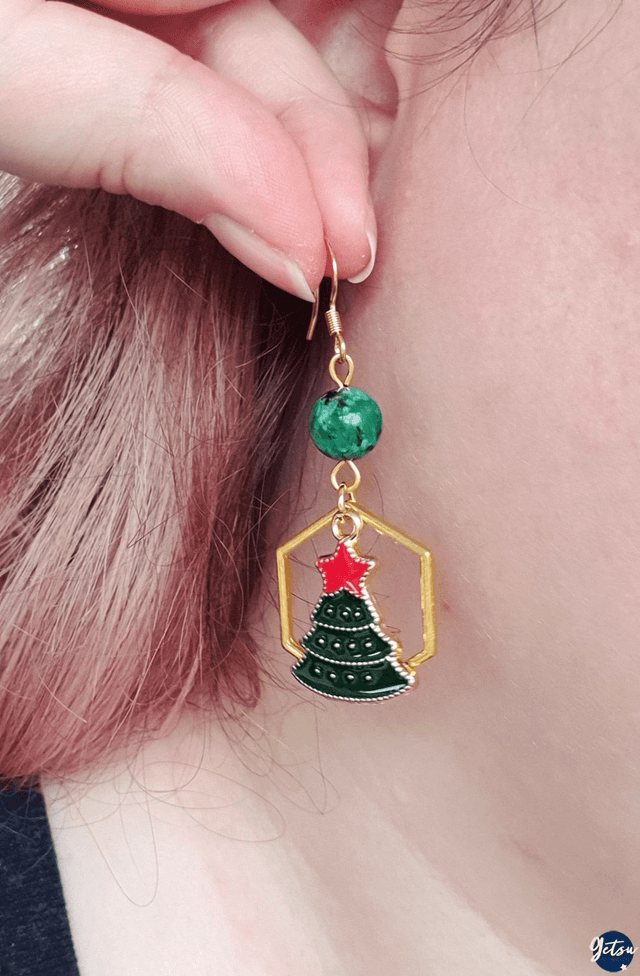 Boucles d'oreilles sapin de Noël et et rubis zoïsite