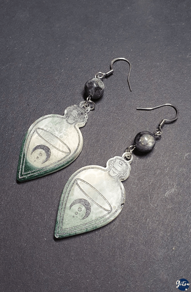 Boucles d'oreilles en résine et labradorite noire