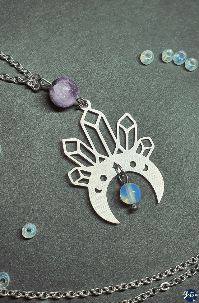 Collier couronne lunaire, perles d'opalite et de lépidolite