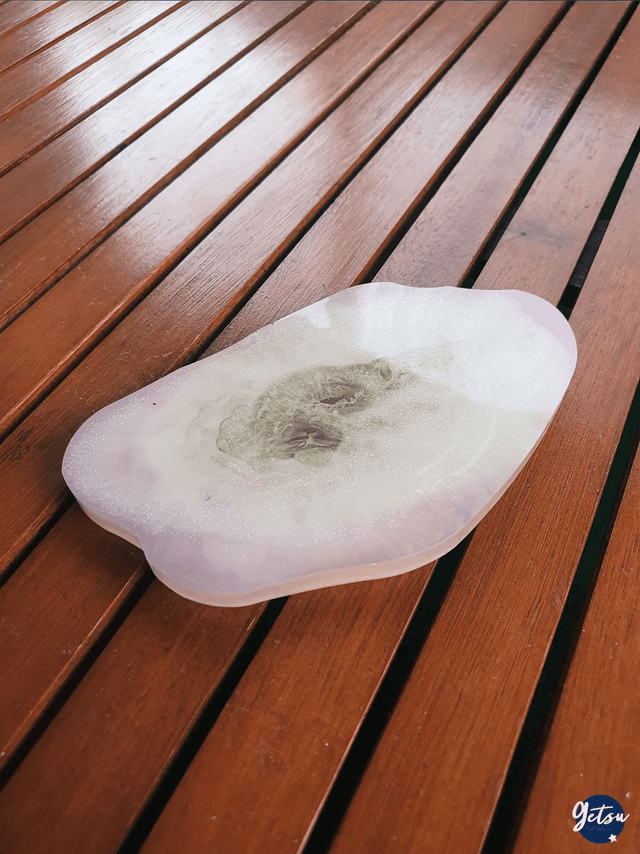 Sous-verre en résine inspiration tranche d&#039;agate, blanc-violet et long