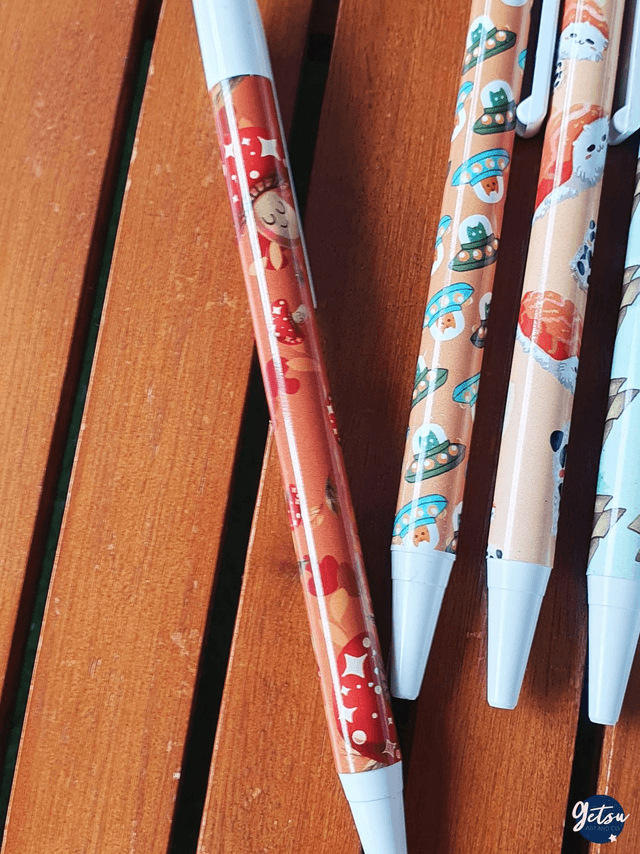 Stylo champignons et feuilles